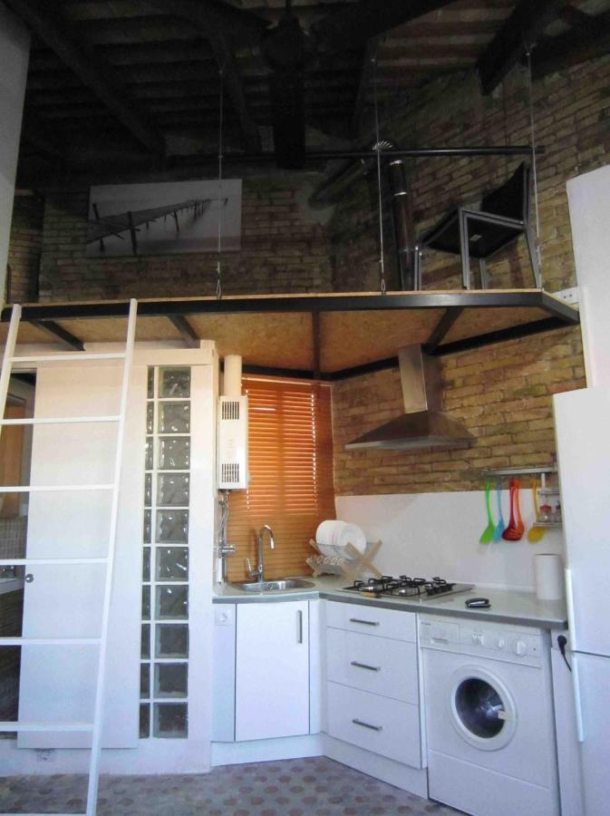 Young Penthouse Valence Extérieur photo
